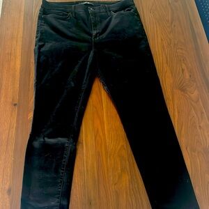Joe’s Jeans - Women’s Black High Rise Skinny - Size 34